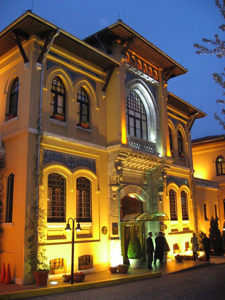 Hotel Four Seasons - Antiga prisão otomana