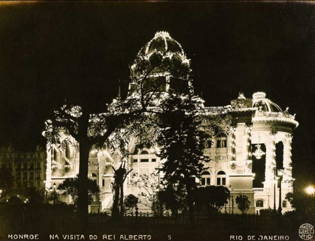 Vista Noturna do Palácio Monroe