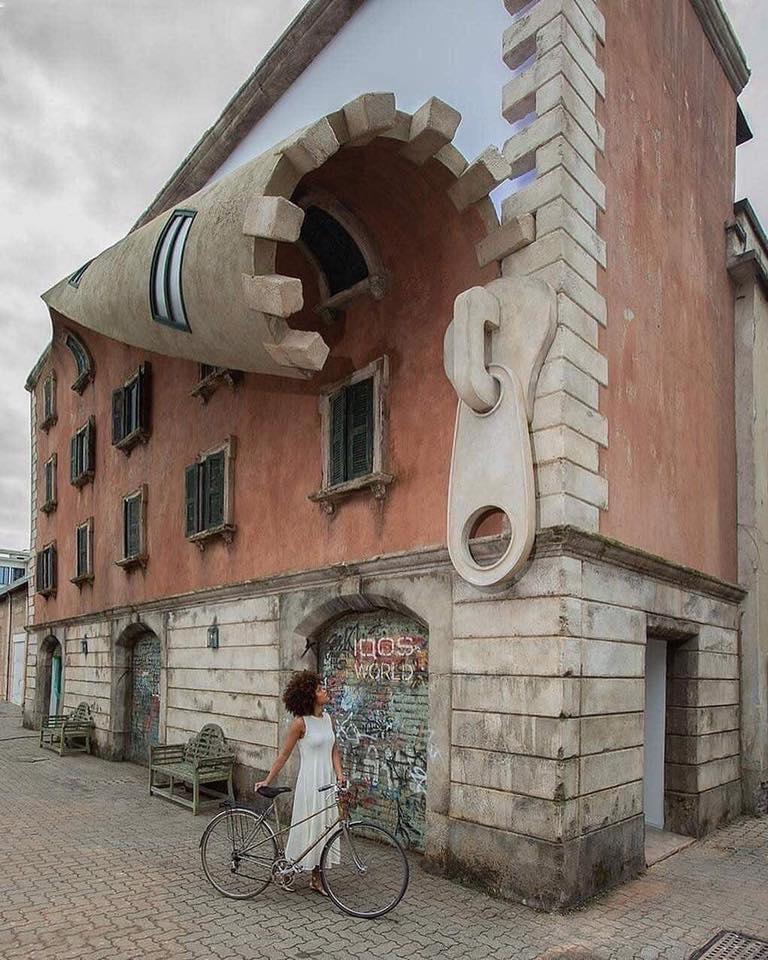 Alex Chinneck – A sprinkle of night and a spoonful of light